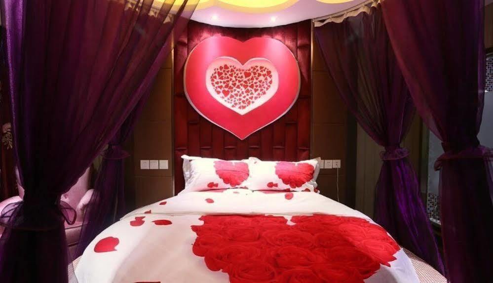 Chongqing Xinhao Theme Hotel Екстериор снимка